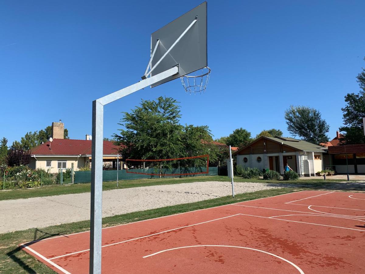 Balatonboglar - Golden Bridge Apartments Екстер'єр фото