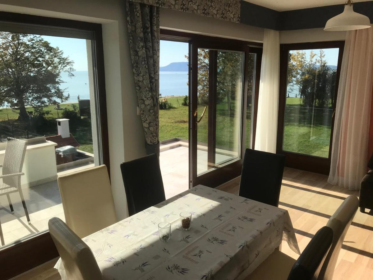 Balatonboglar - Golden Bridge Apartments Екстер'єр фото